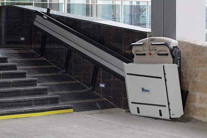 Mise en place de monte-charge Belley